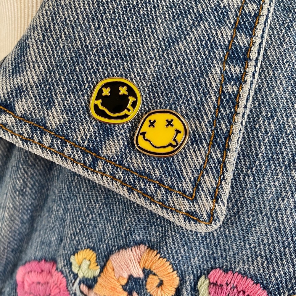 Nirvana Smiley Face Pins / Grunge / Music